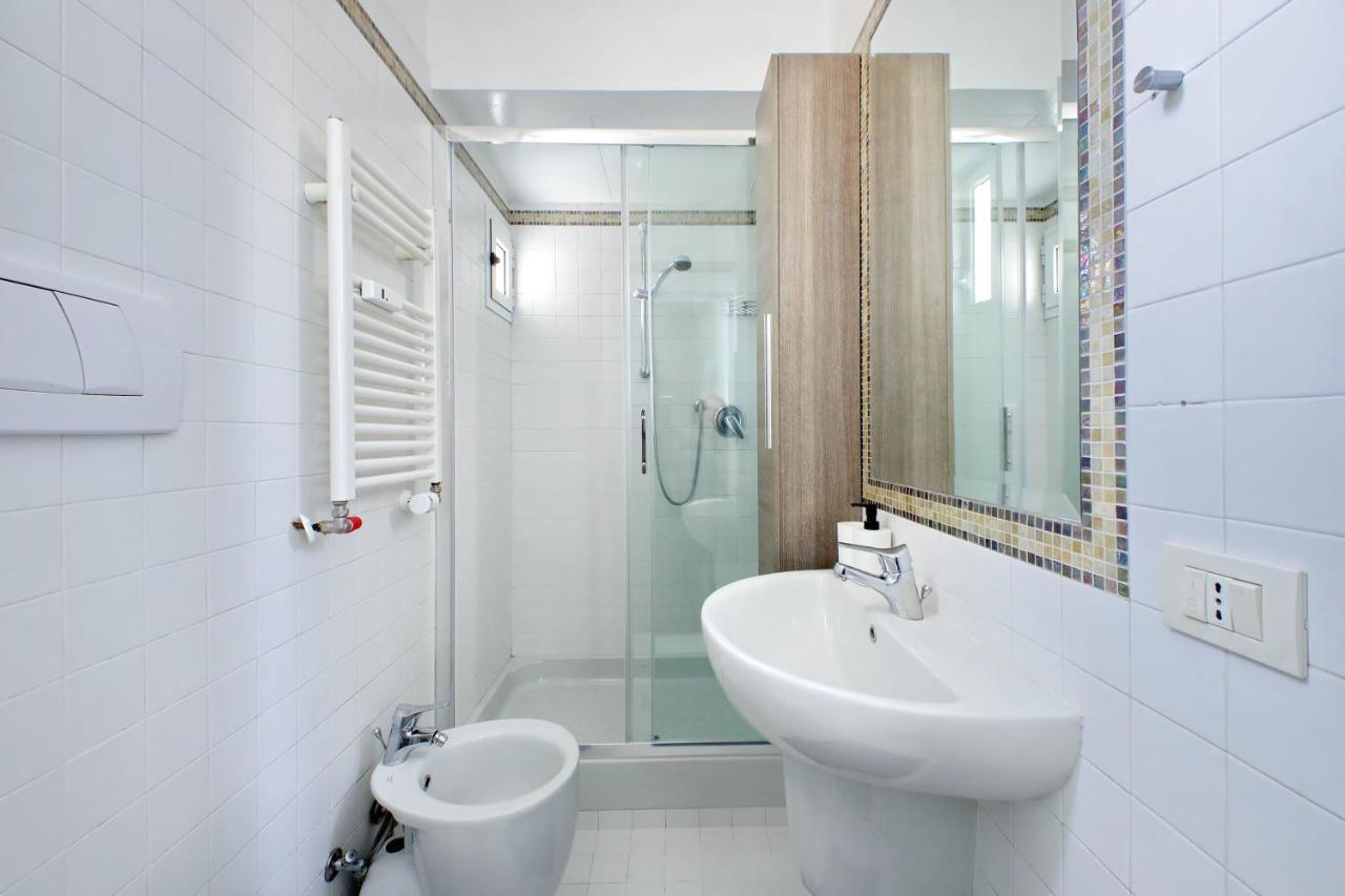 Domus Lou Elegante Appartamento In Trastevere Roma Экстерьер фото